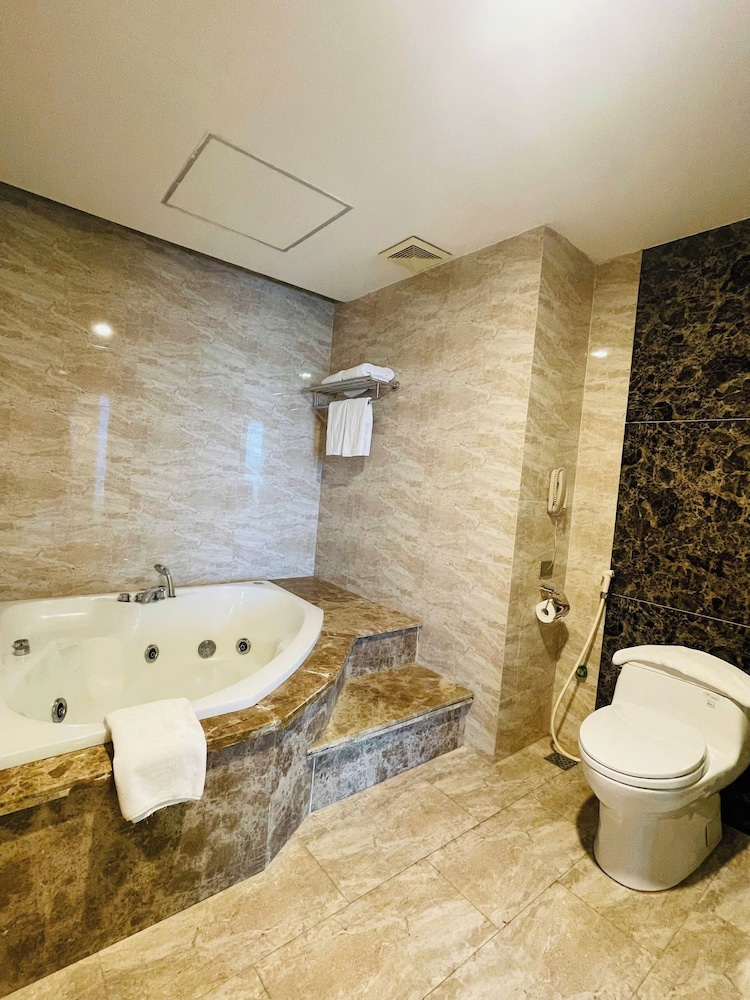 جناح تنفيذي بسرير كينج، Muong Thanh Grand Quang Tri Hotel 9/10
