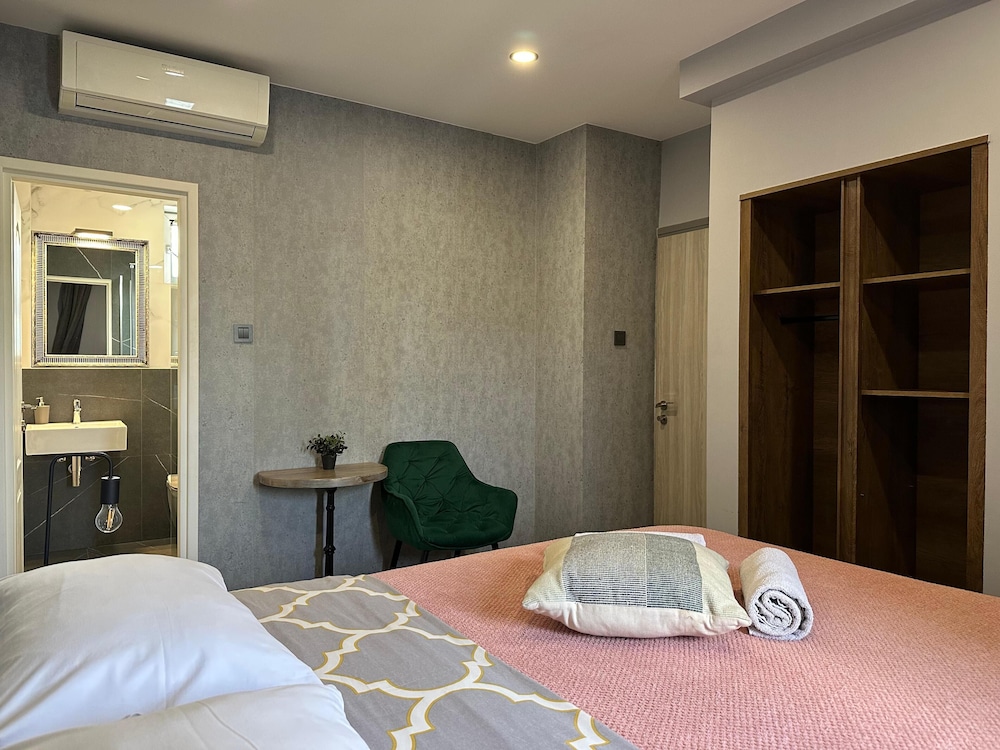 ROOMS MADISON 4/55