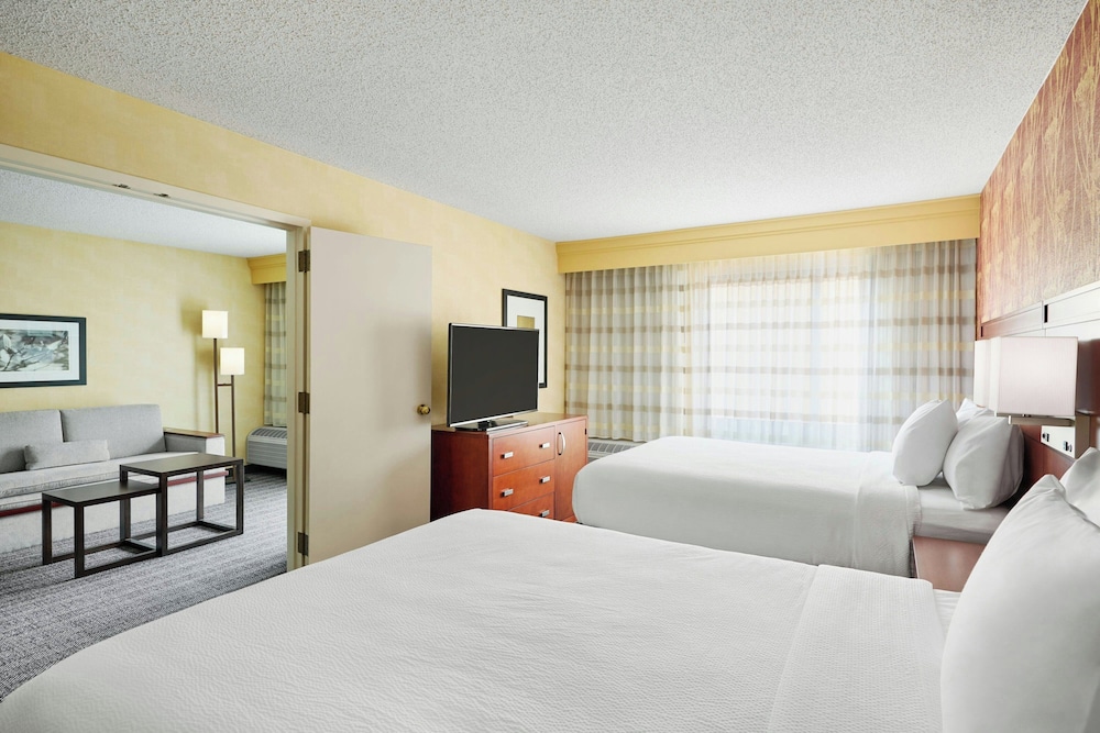 room, 2 queen beds