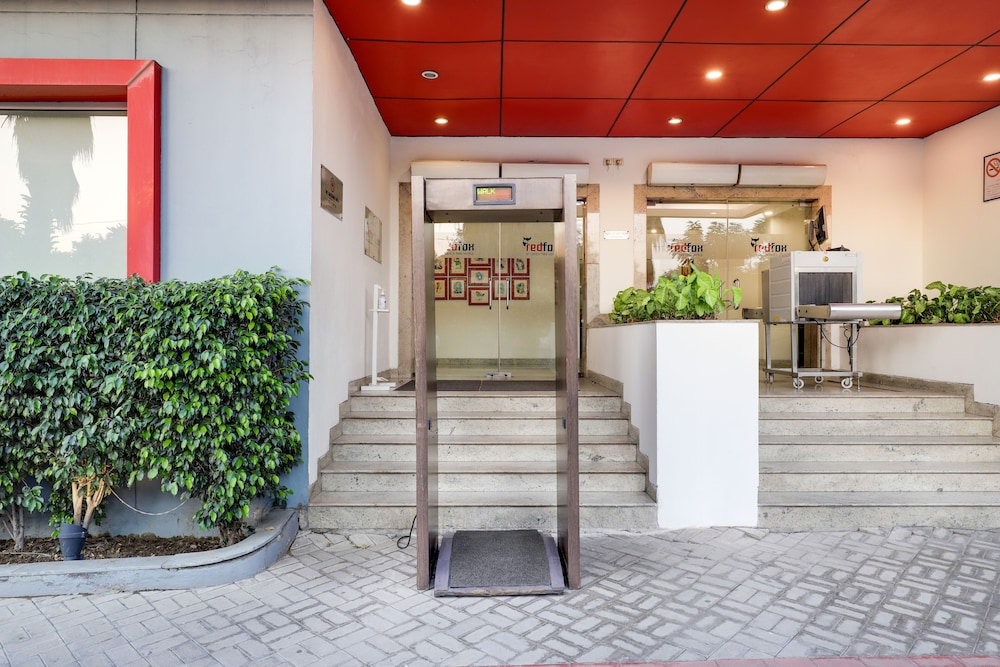 Red Fox Hotel East Delhi 16/59