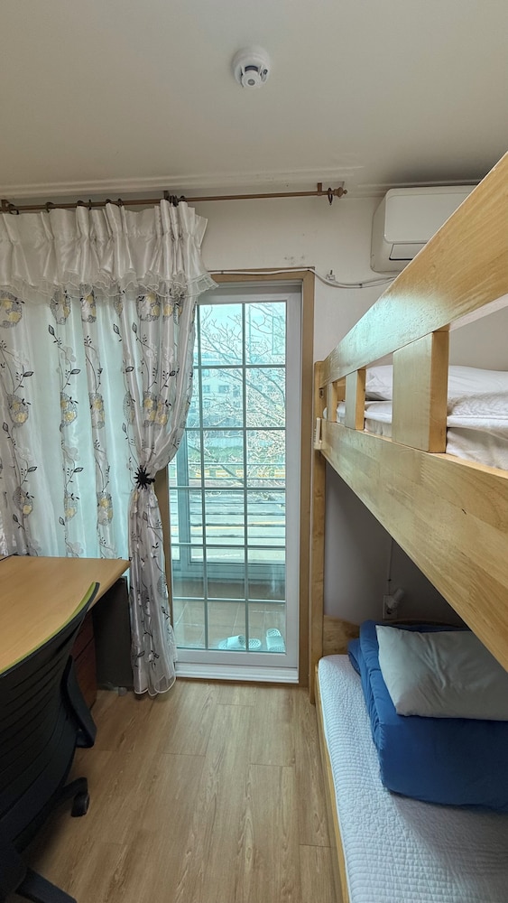 Ganderak Guesthouse - Hostel 48/50