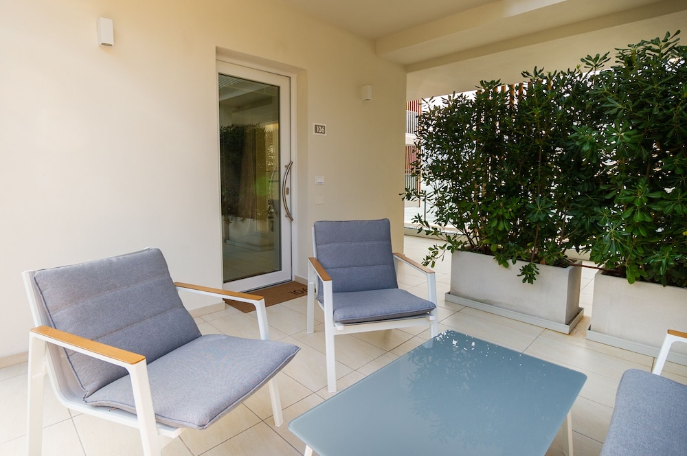 AH Porticcioli Boutique Apartments 32/50