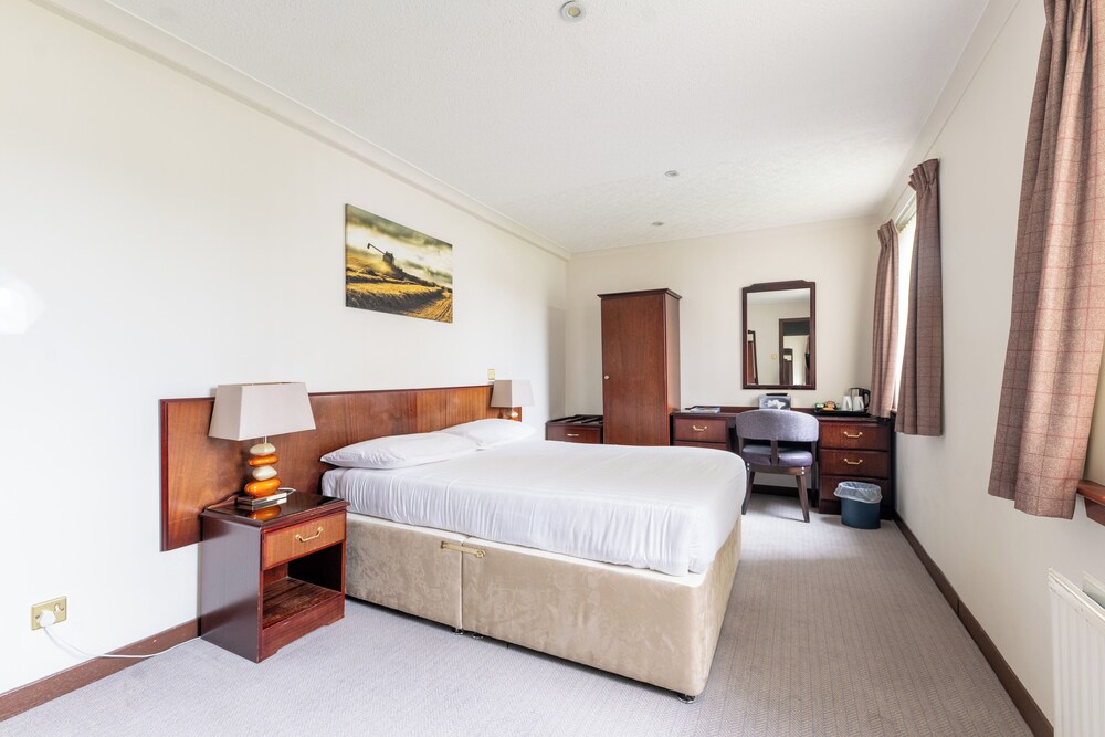 The Priory Hotel 16/48