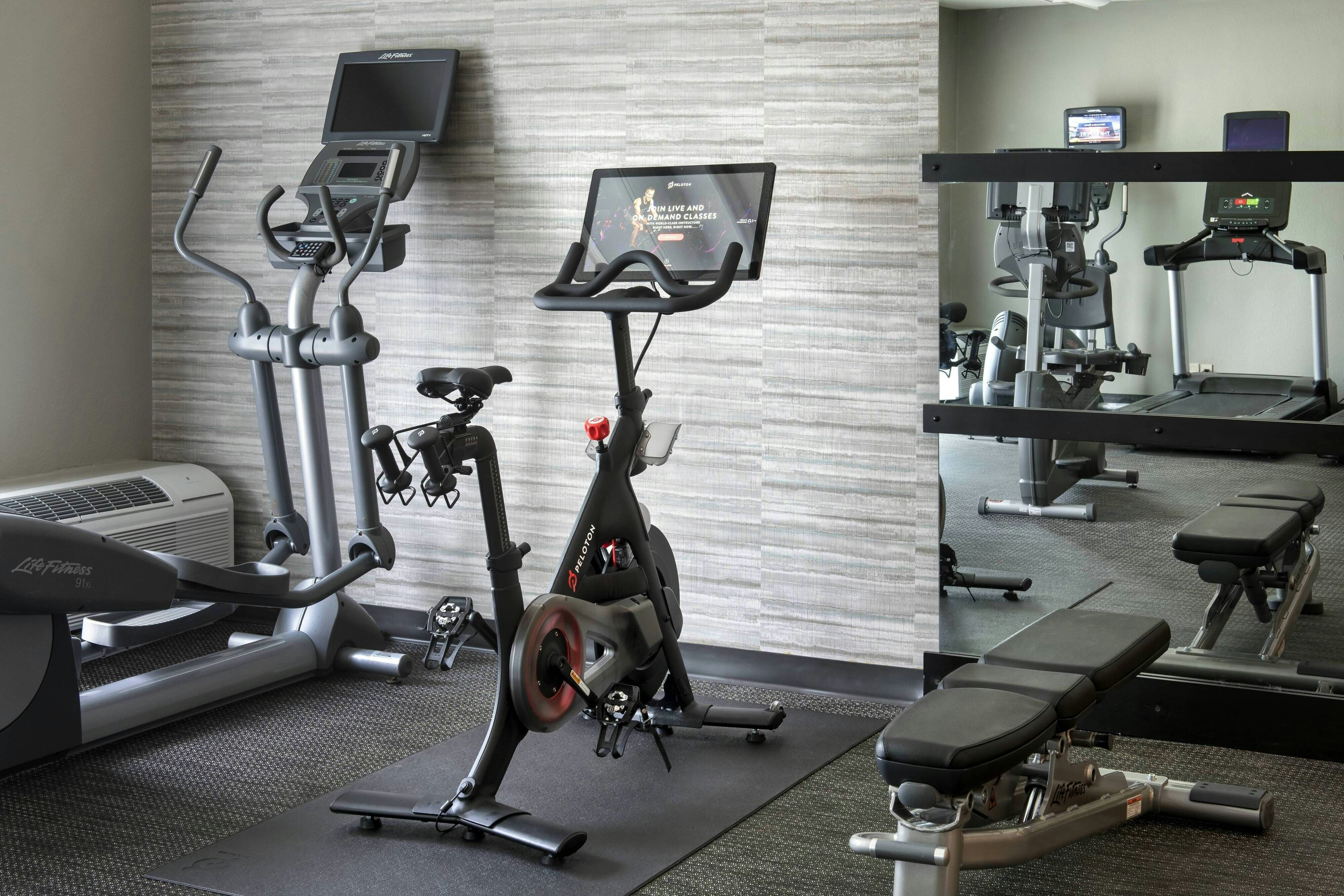 Courtyard By Marriott Poughkeepsie 14/32