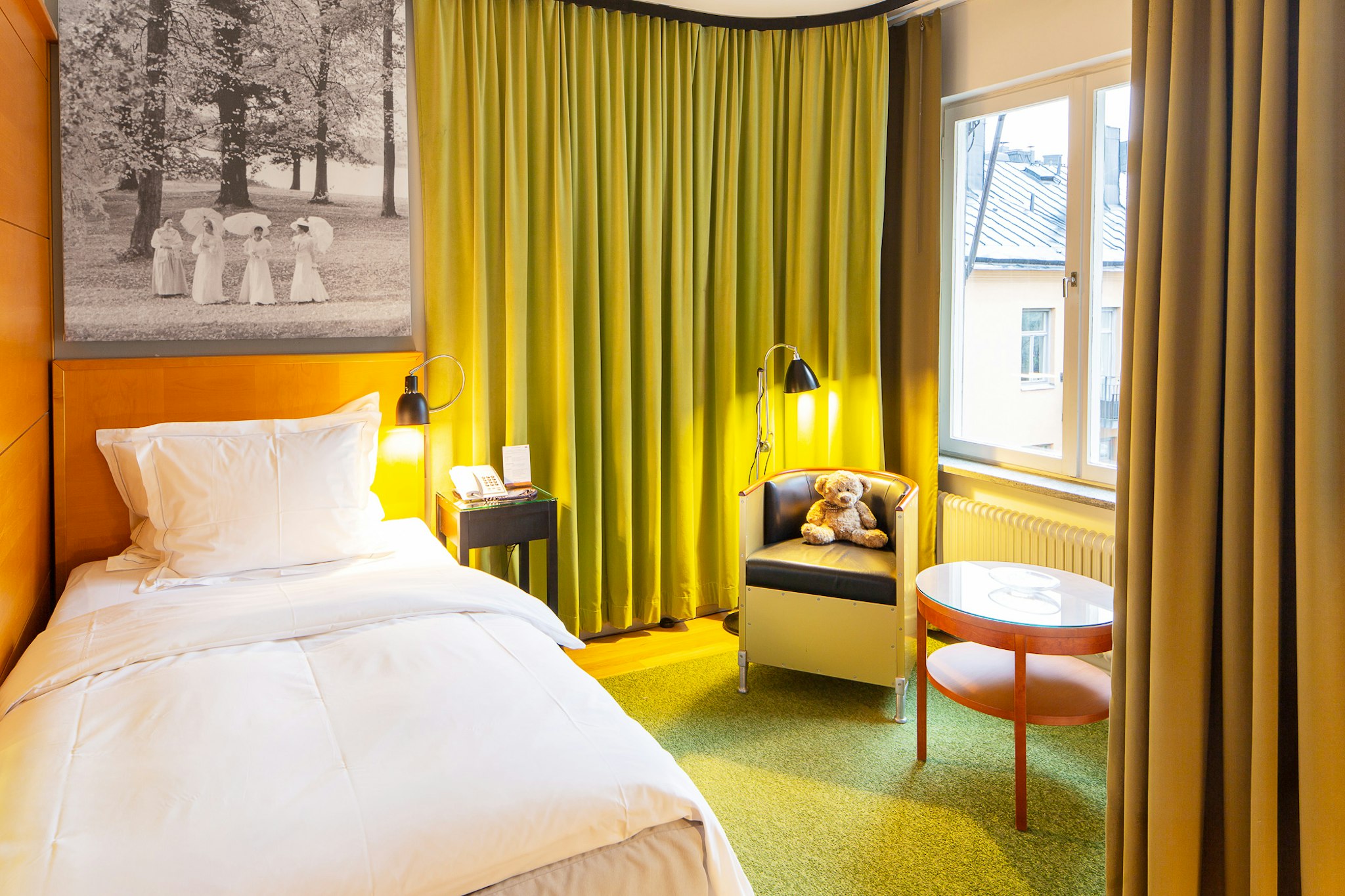 Rival Hotel 25/80