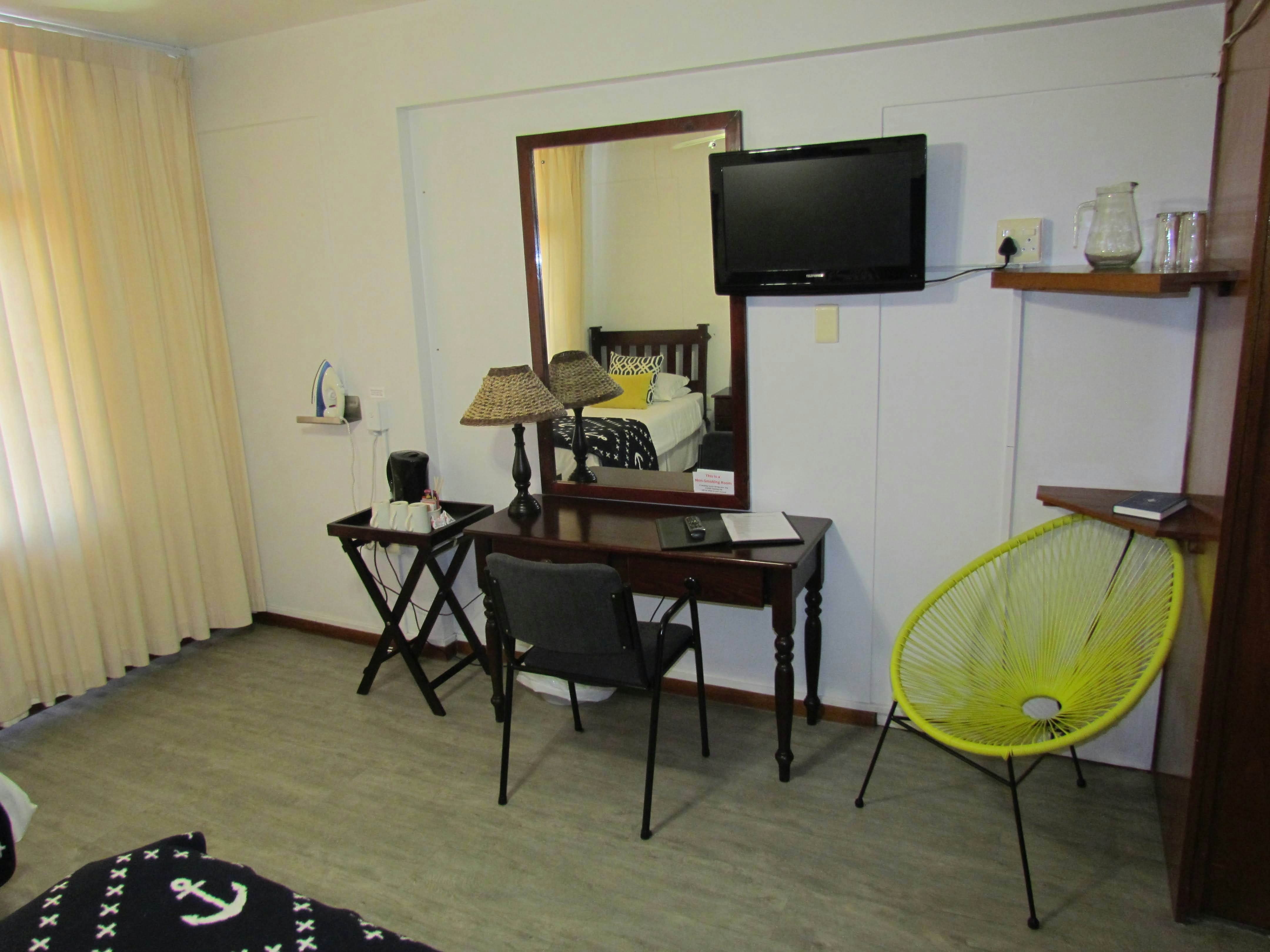 Hoedjiesbaai Hotel 20/26