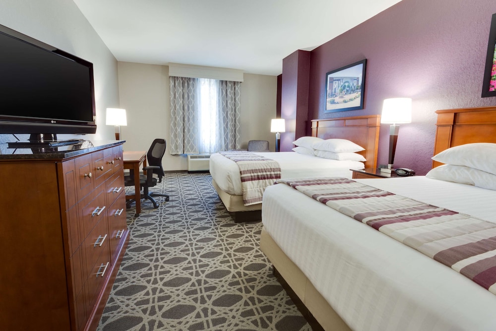 Drury Inn and Suites Middletown Franklin 4/35