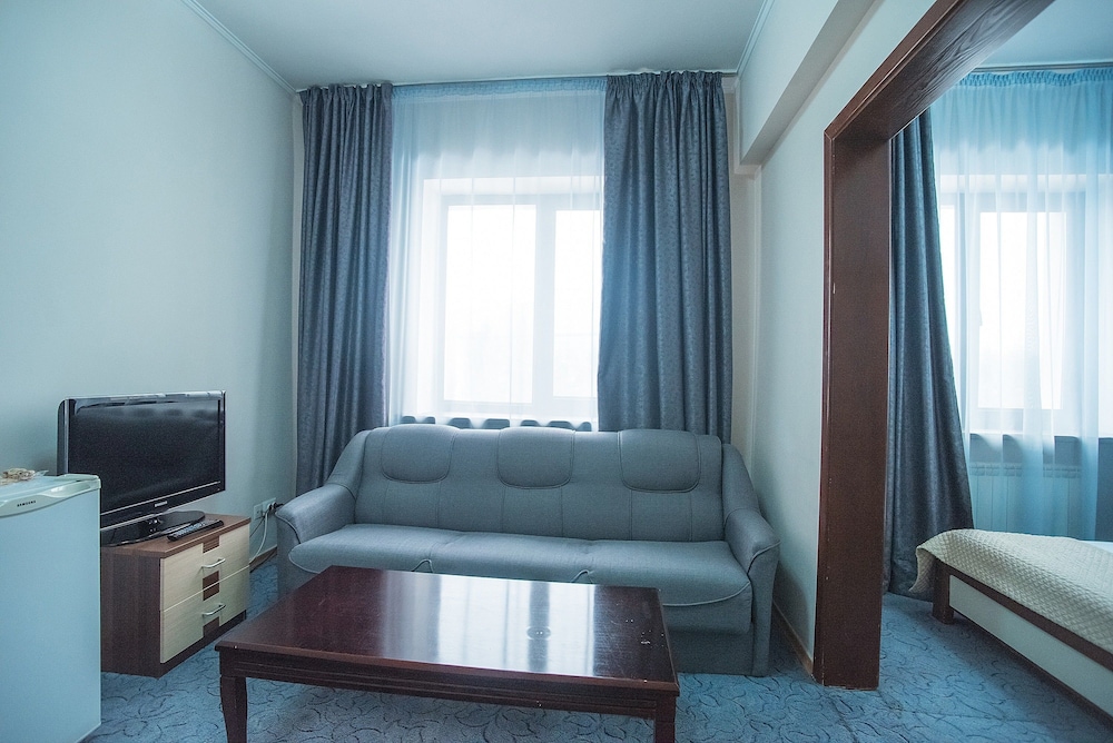 Alma Hotel 55/76