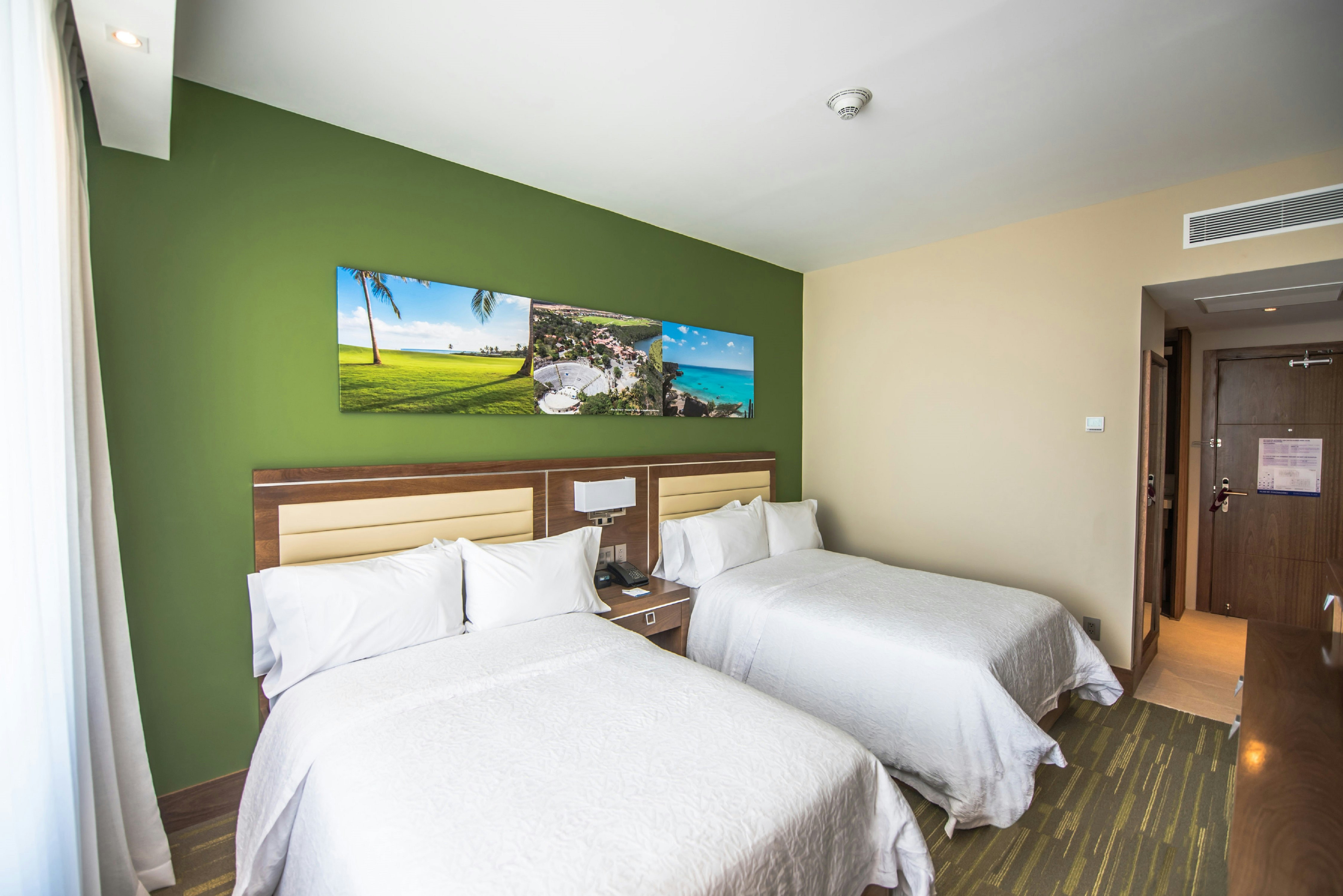 ROOM, 2 DOUBLE BEDS
