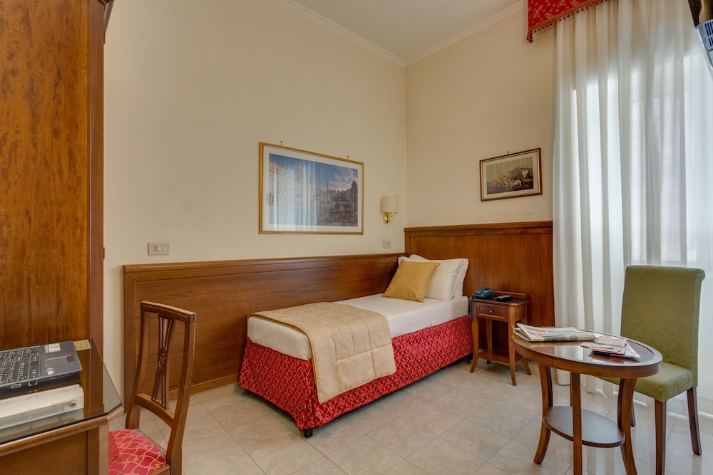 ROOM, SINGLE