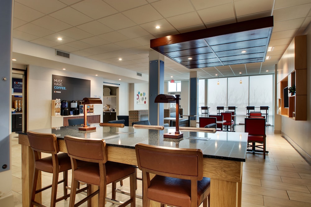 Holiday Inn Express and Suites Mt Sterling North 57/72