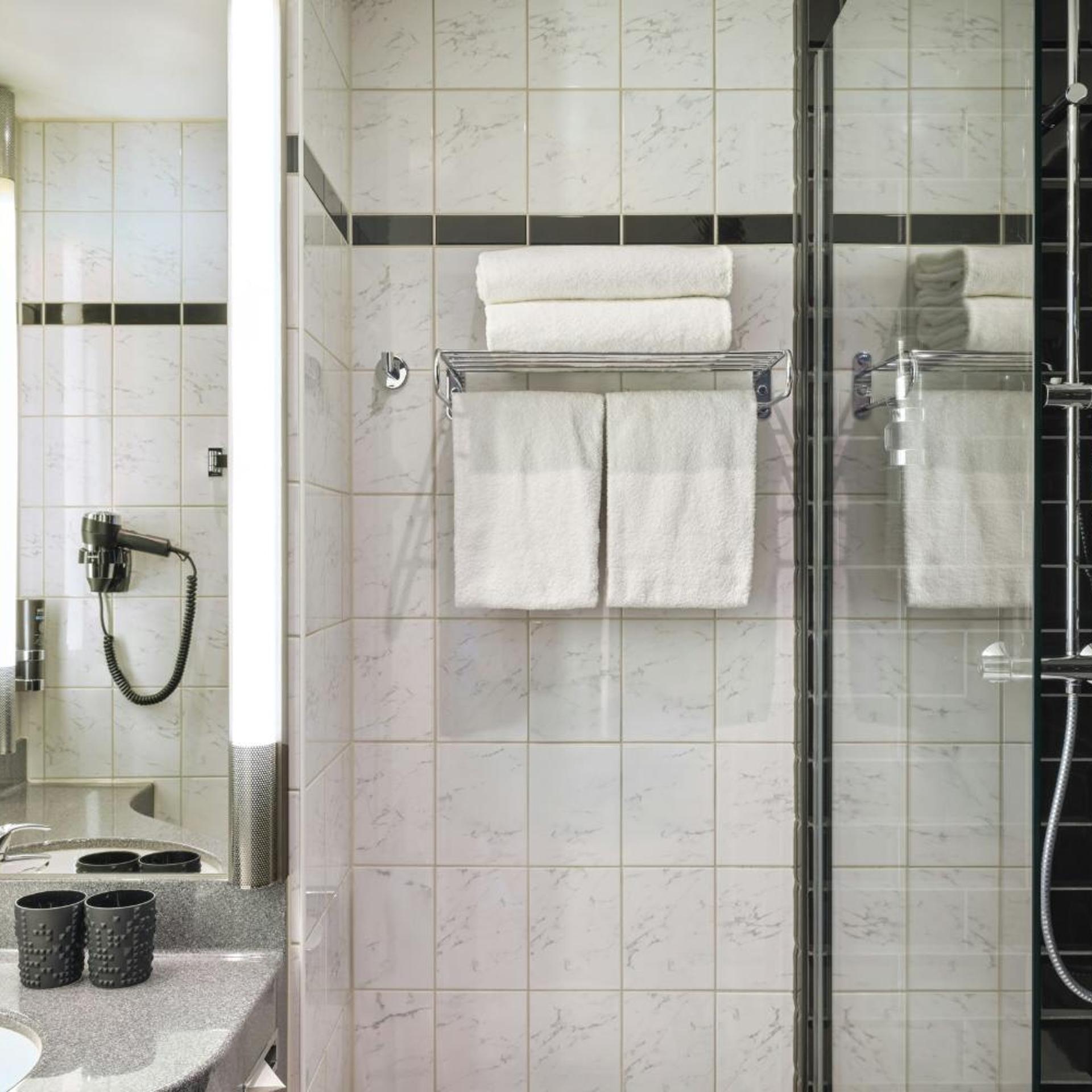 Space, King Bed، Hotel Berlin Kopenick by Leonardo Hotels 6/6