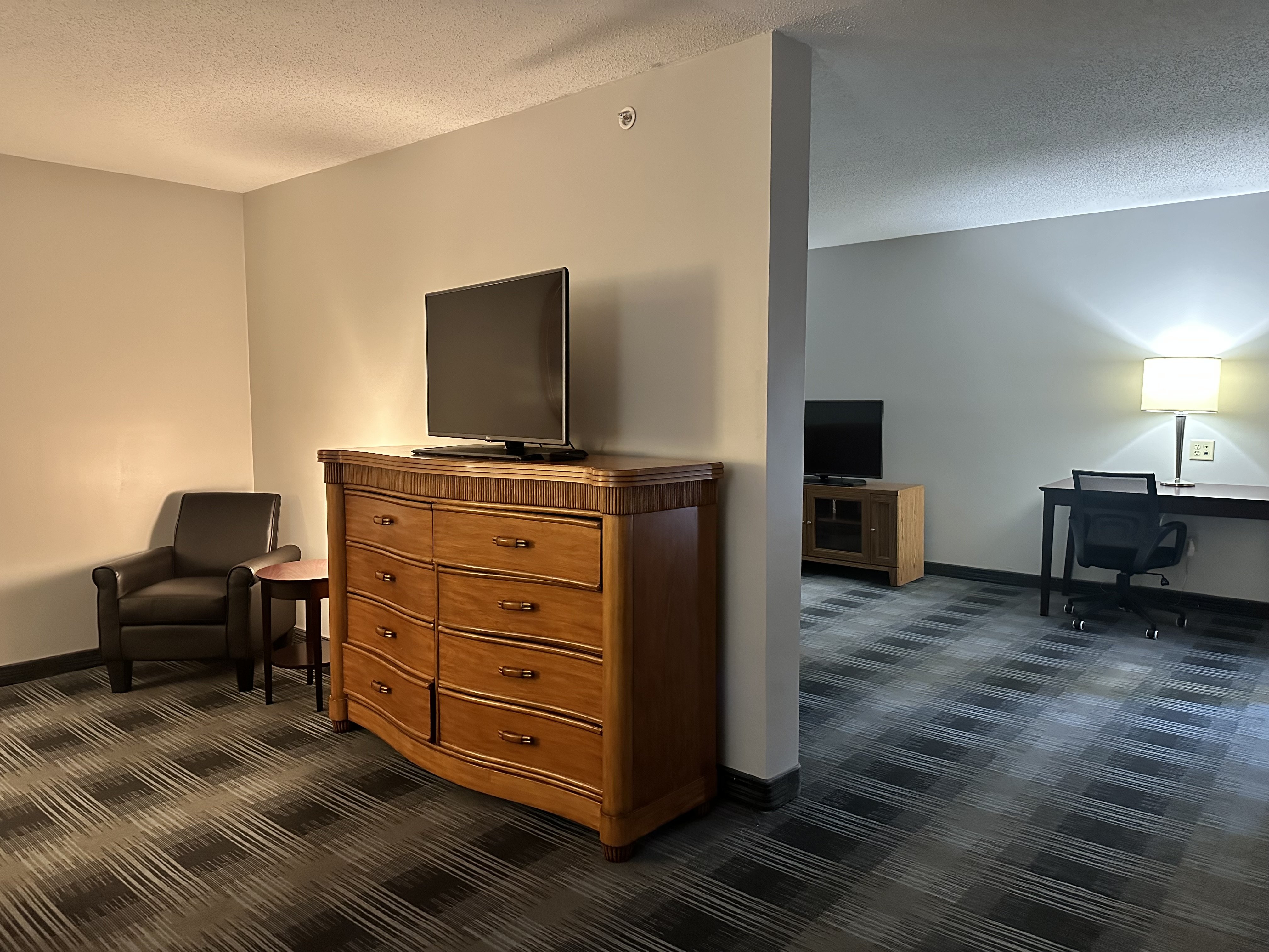 Holiday Inn Express Hotel Suites Meriden 5/50