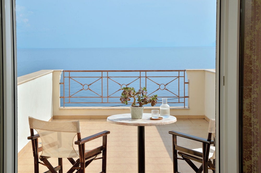 Ilia Mare Hotel 37/48