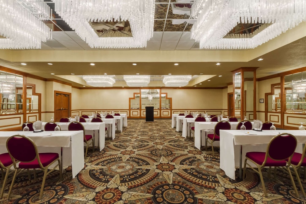 Embassy Suites By Hilton Winston Salem 51/59