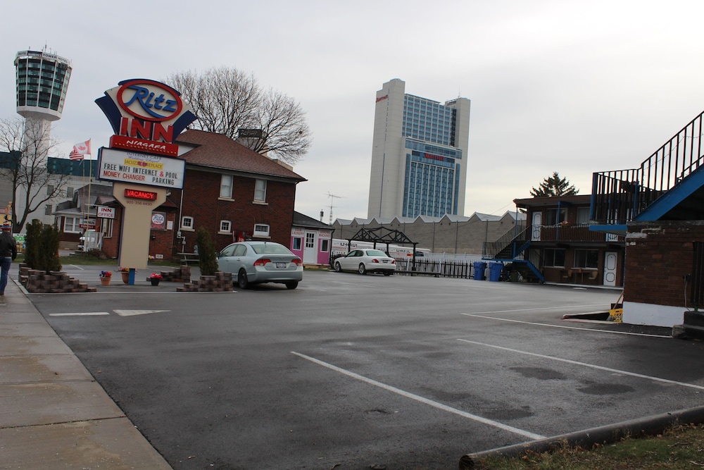 Ritz Inn Niagara 54/65