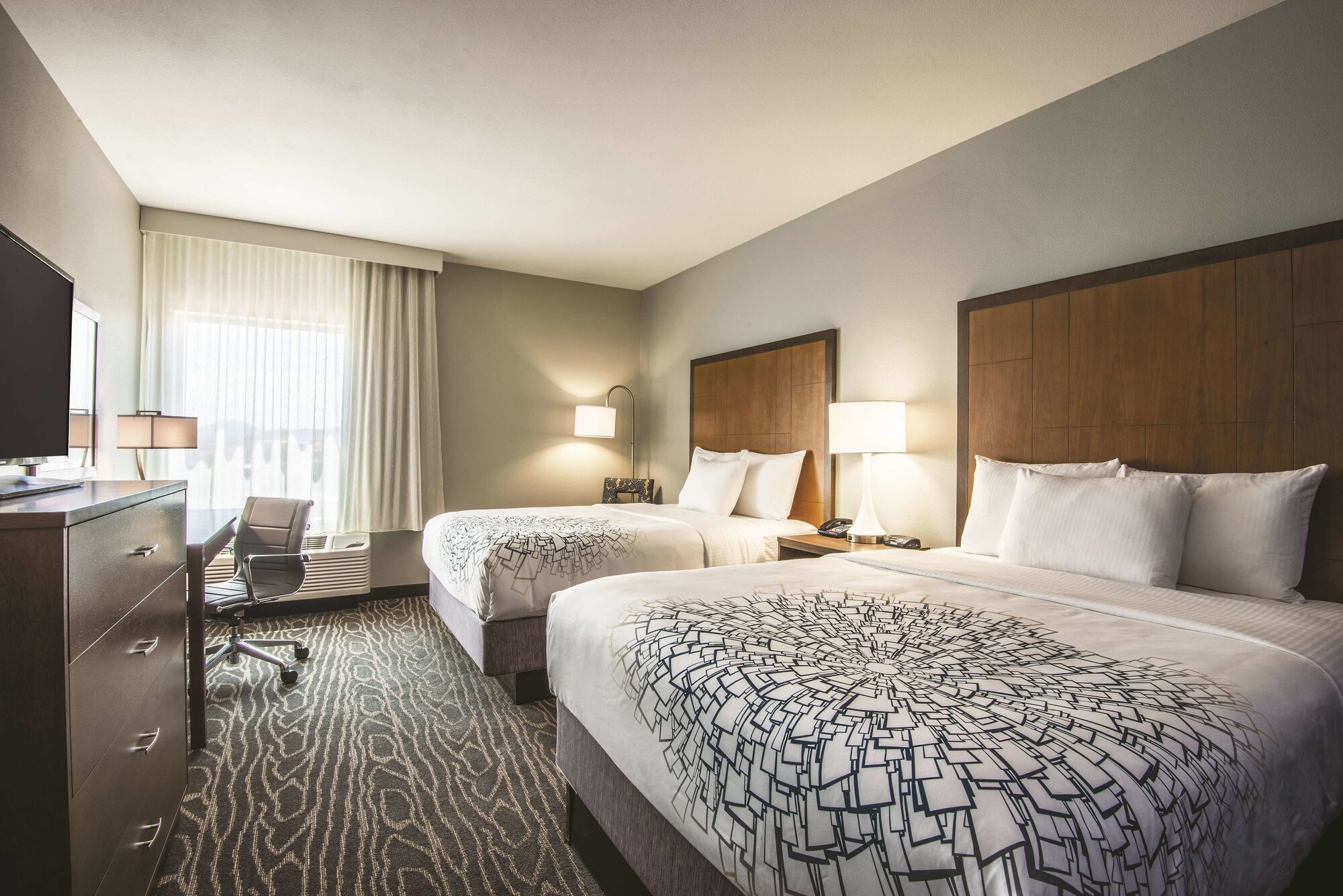 DELUXE, FAMILY, 2 QUEEN BEDS, WITH VIEW