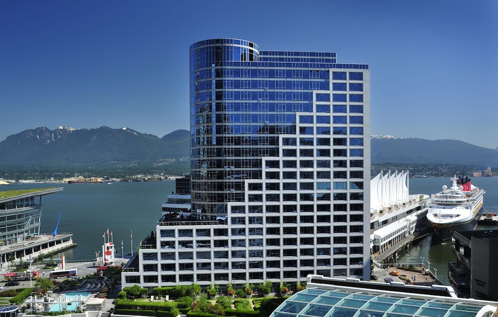 Fairmont Waterfront 2/72