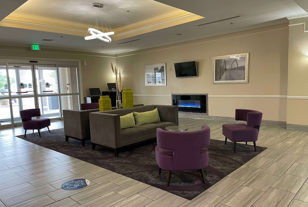 La Quinta Inn And Suites By Wyndham Waxahachie 26/40