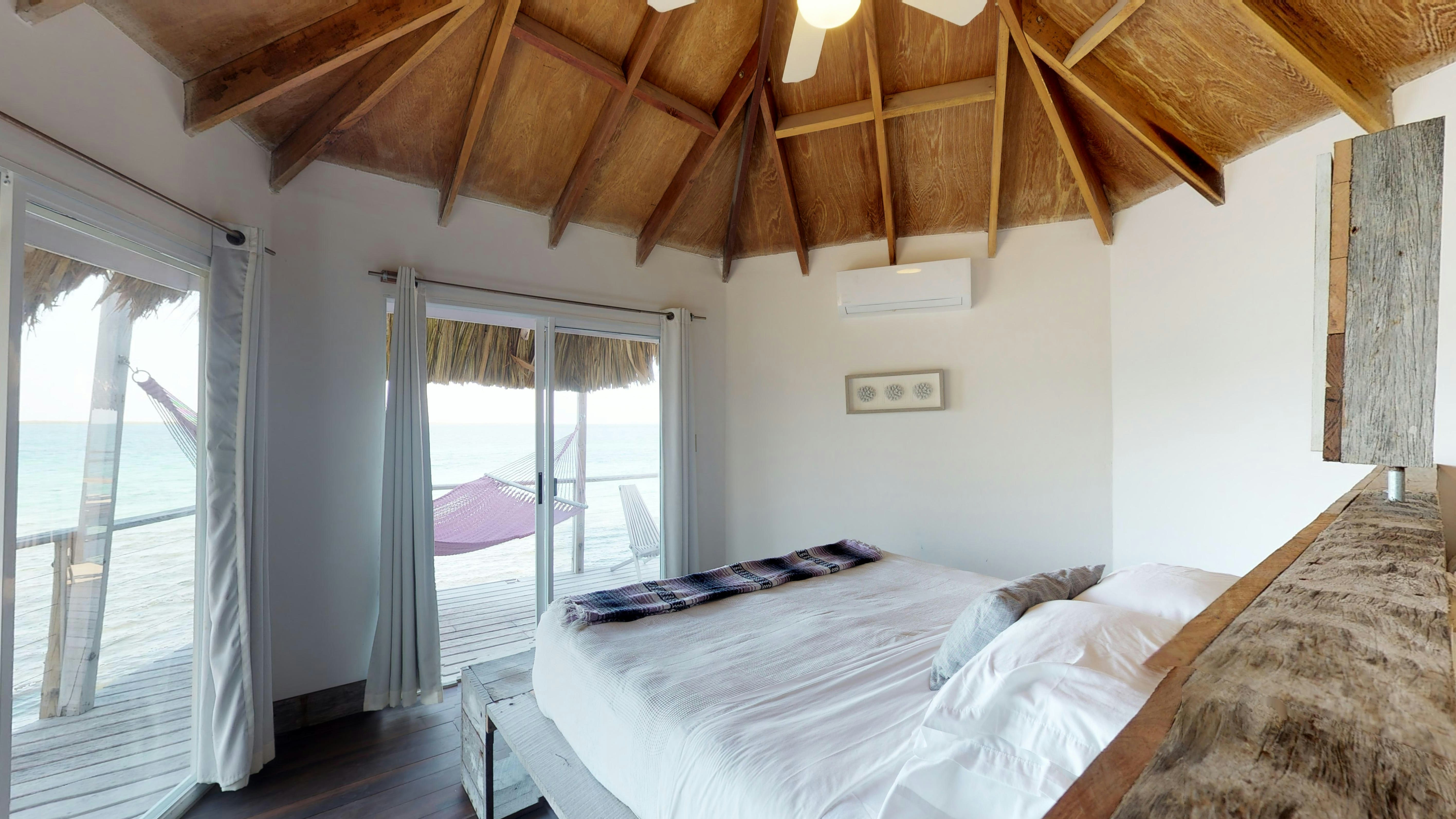 Overwater, Bungalow