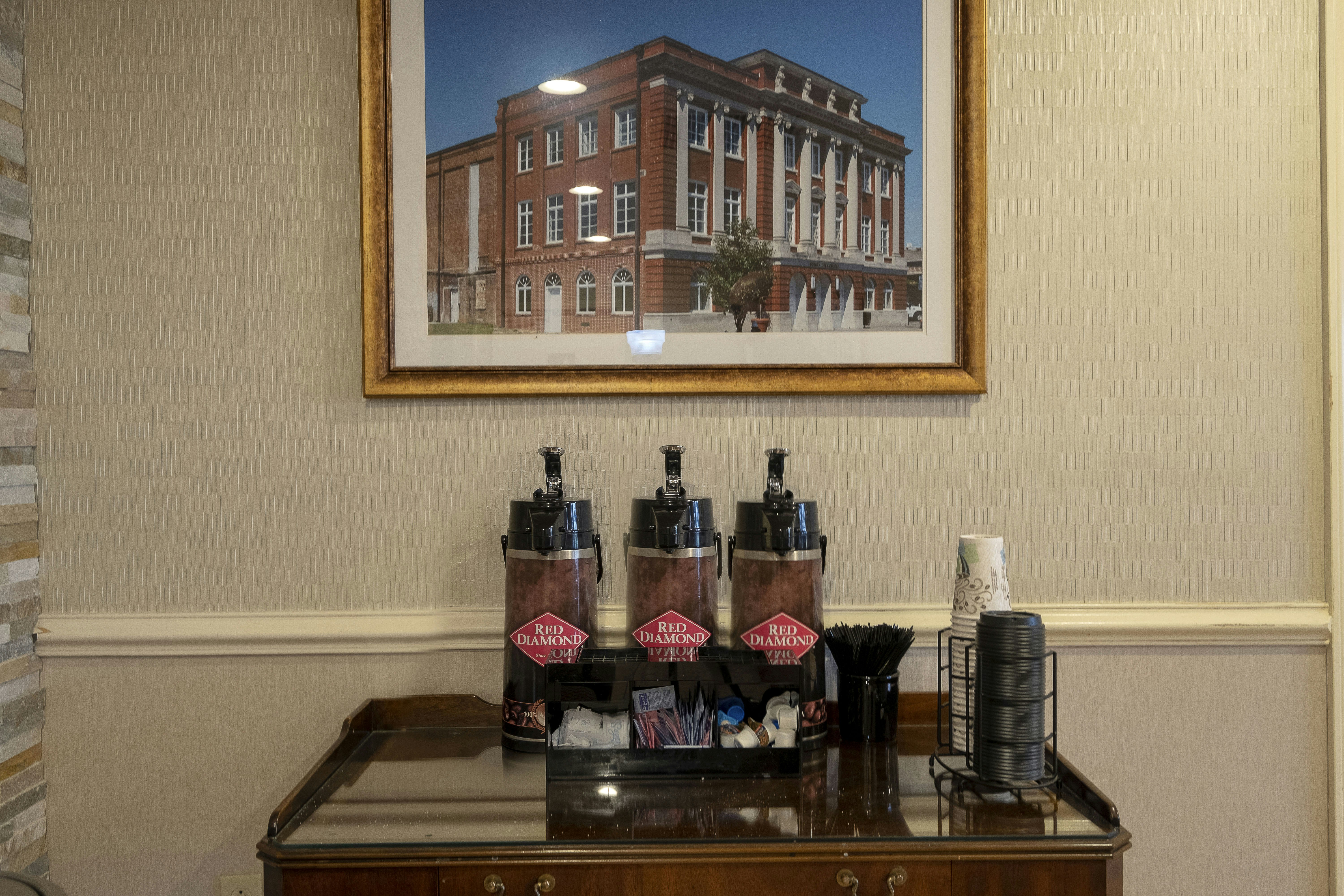 Red Roof Inn & Suites Dothan 18/40