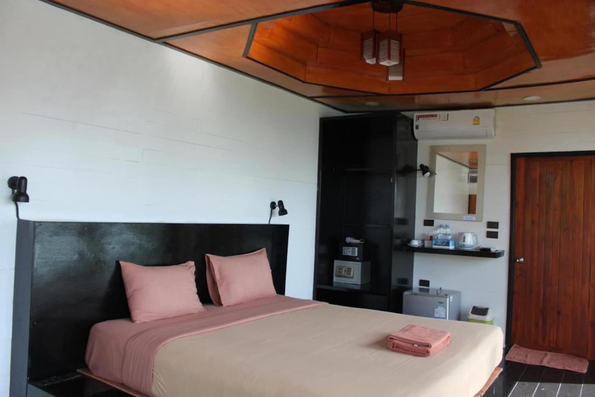 SWEET, DELUXE, BUNGALOW, SEA FRONT