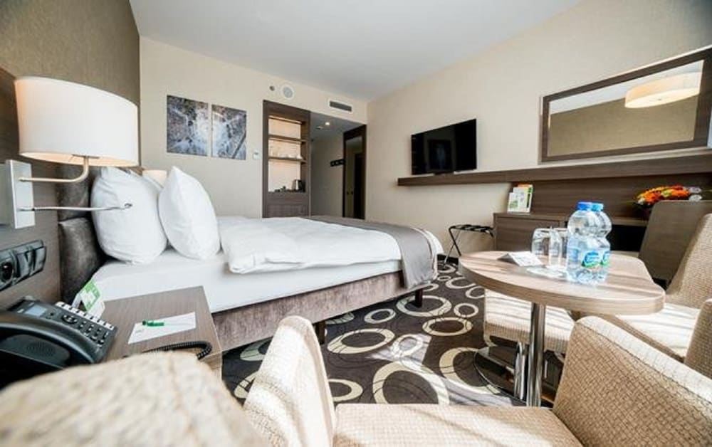HOLIDAY INN DABROWA GORNICZA 31/75