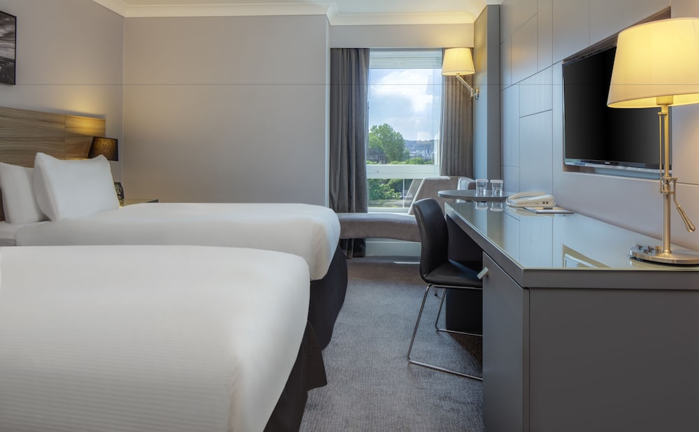 Doubletree By Hilton Hotel Bristol City Centre Ex Ramada Bristol City 27/82