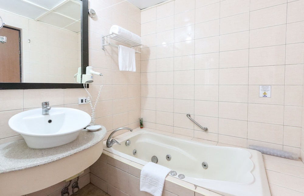 Laguna Technopark Hotel 45/49