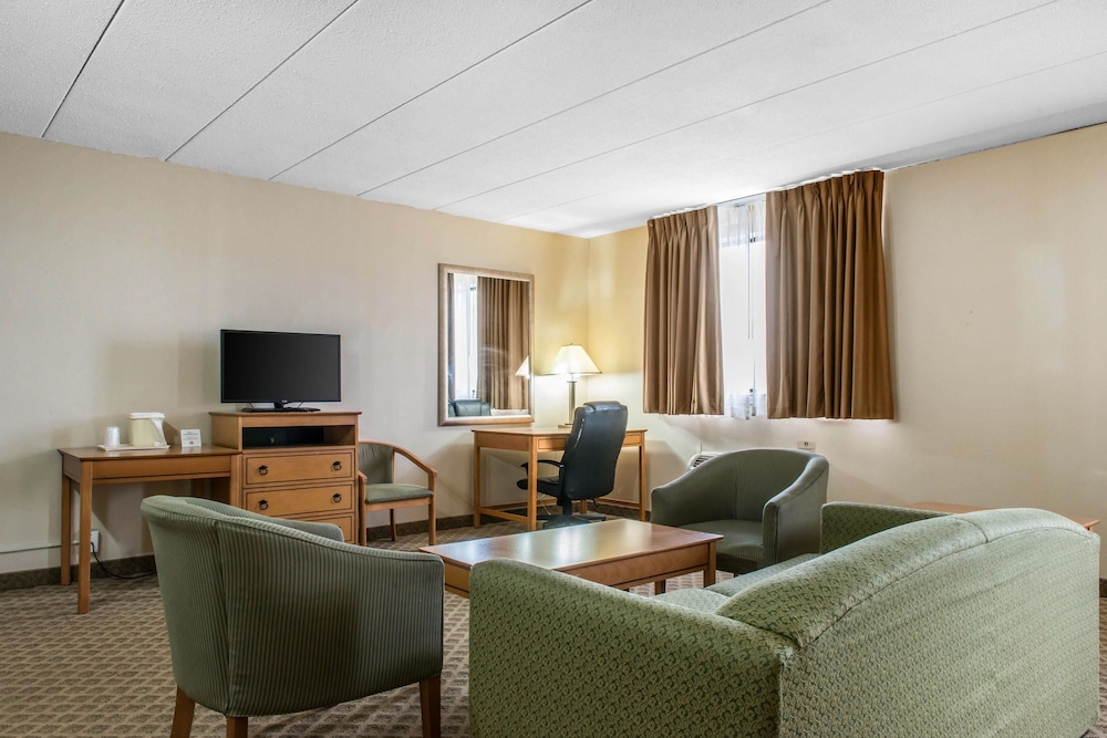 Quality Inn & Suites Fairview - Erie 26/46
