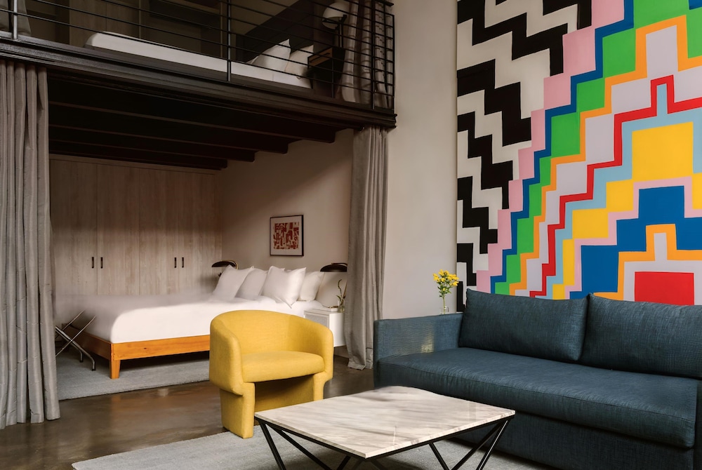 2 Bedrooms, Bi Level, Loft, Apartment, 2 King Beds، The Heid Lofts by Reside, a Wyndham Residence 2/3
