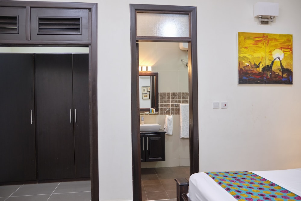 The Highbridge Guest Lodge 13/39