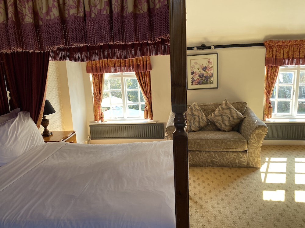 Marston Farm Hotel 44/55