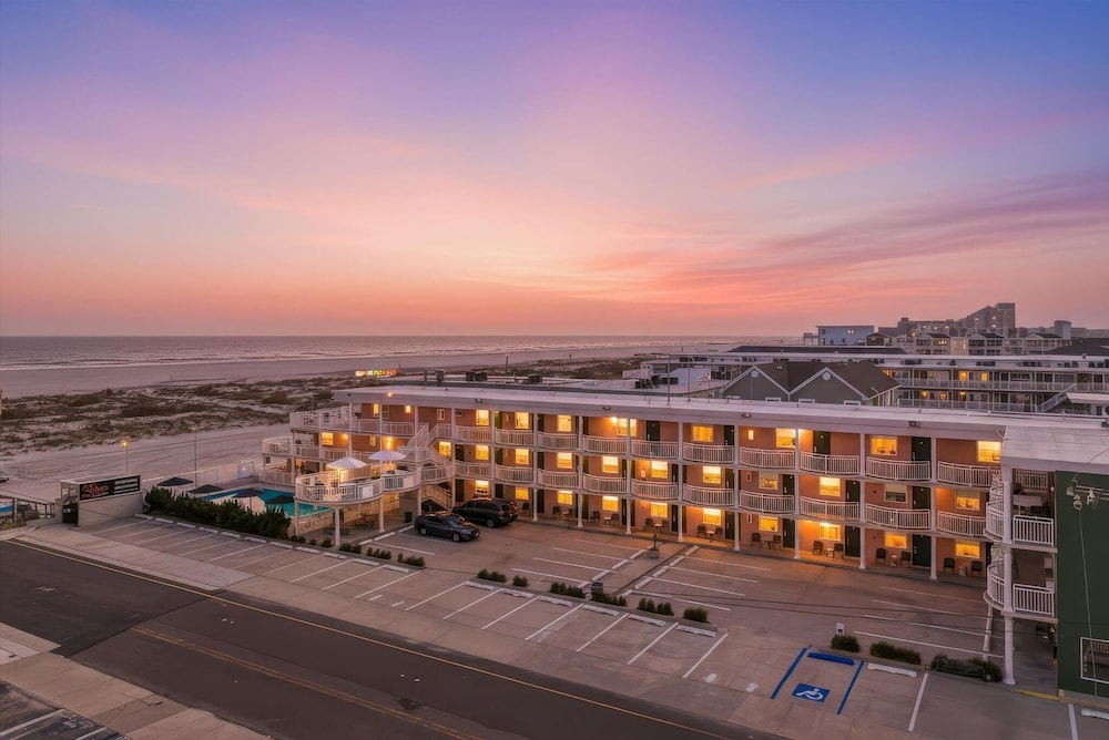 Coliseum Ocean Resort 2/64