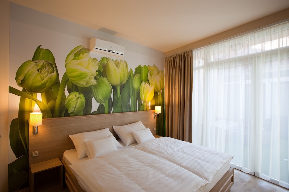 Barokk Hotel Promenad Gyor 10/24