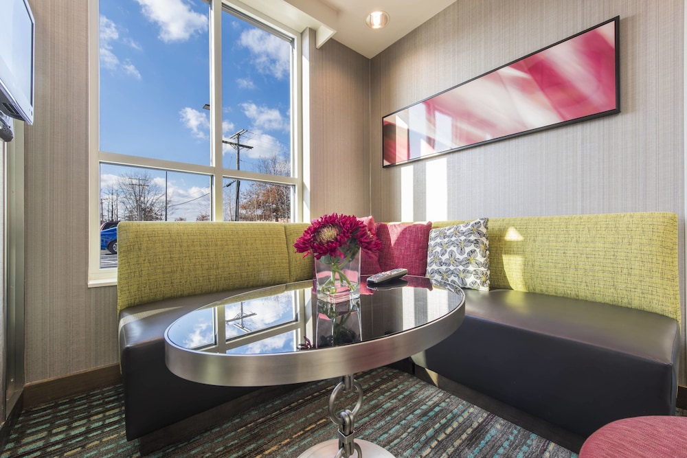 Residence Inn Nashua 24/40
