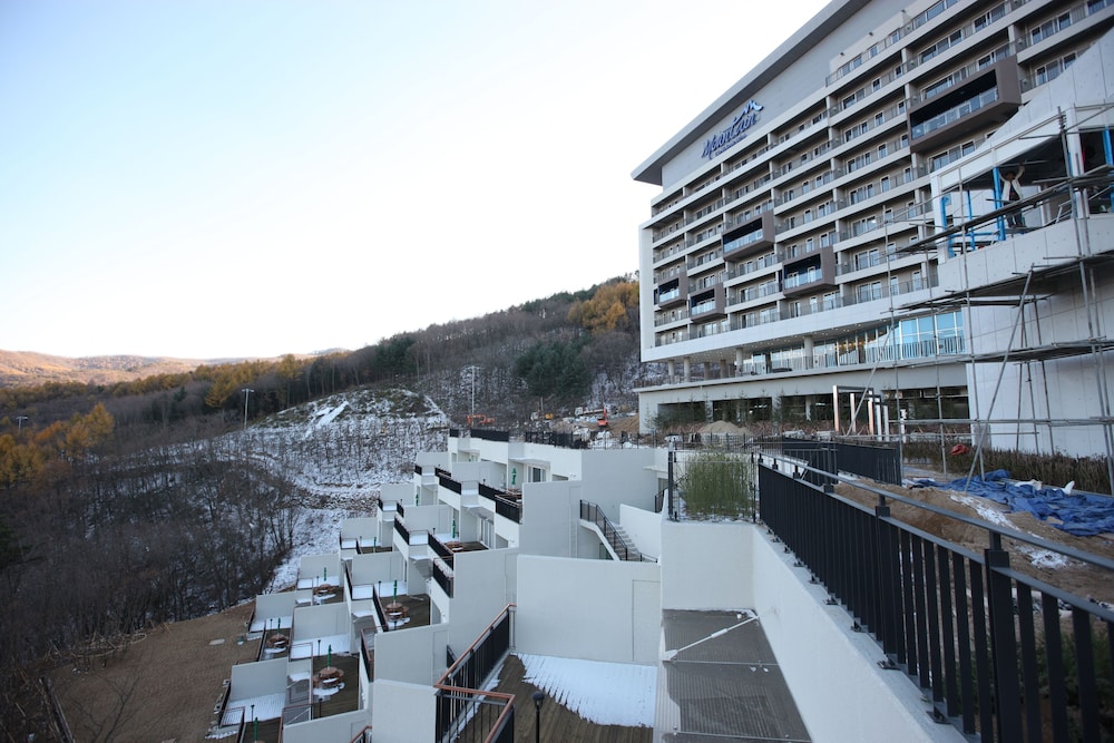 High1 Condominium 48/50