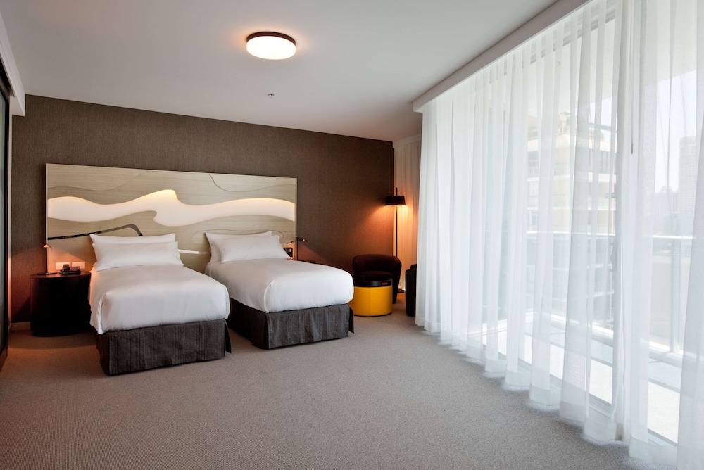 Hilton Surfers Paradise Hotel and Residences 15/60