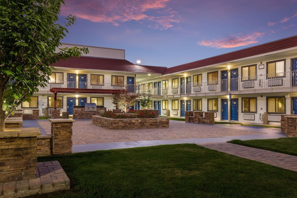Motel6 Fremont, CA - South 51/57