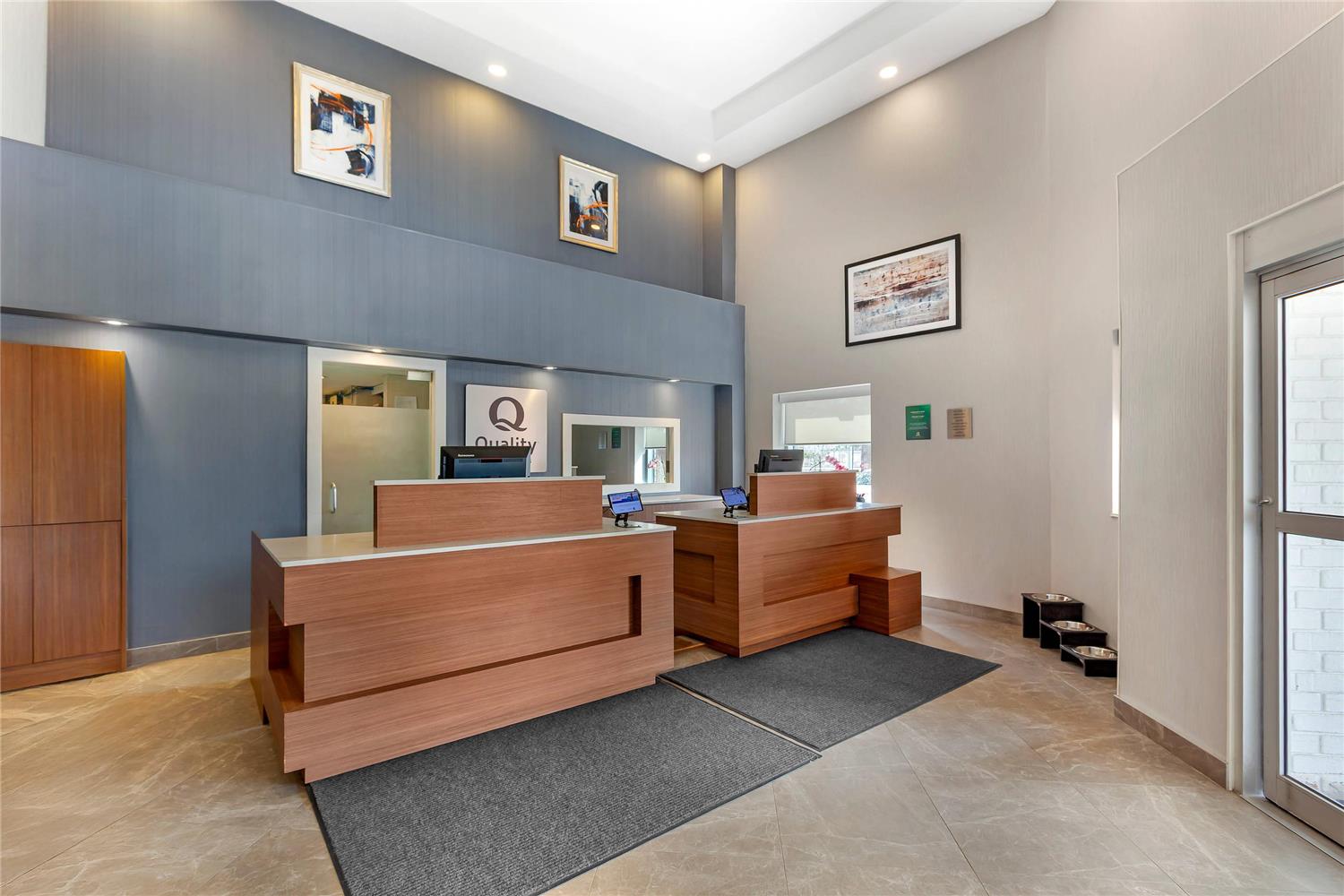 Quality Suites Whitby 1/11