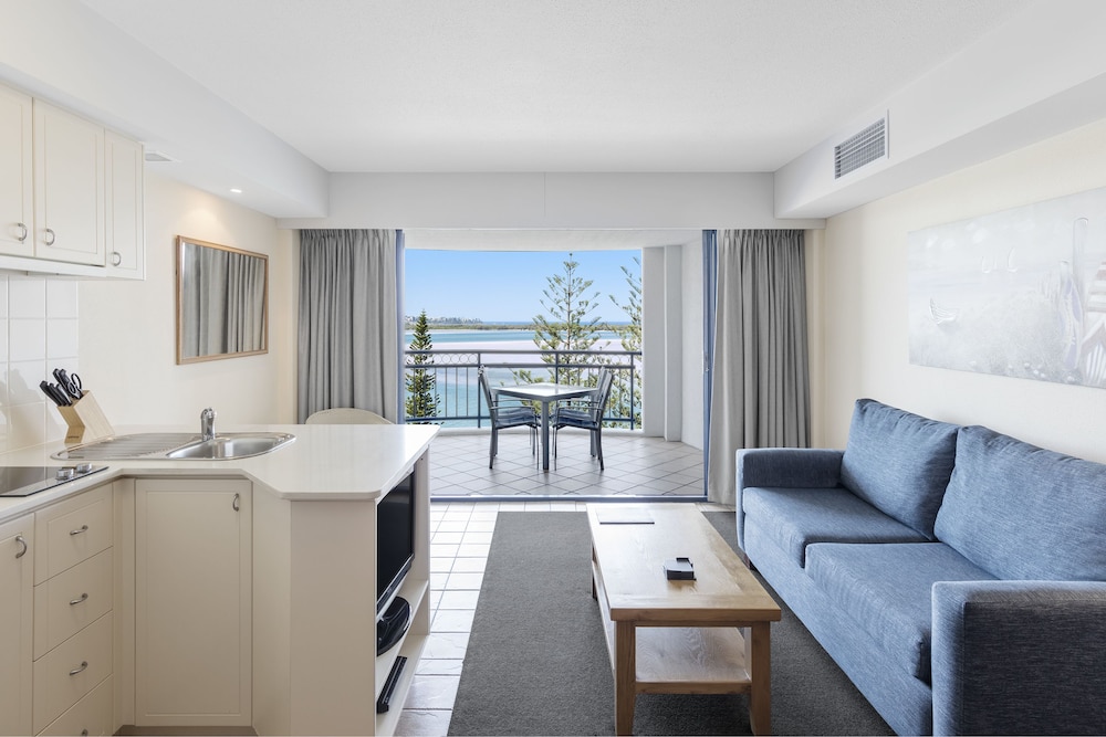 Ramada Resort by Wyndham Golden Beach 32/40