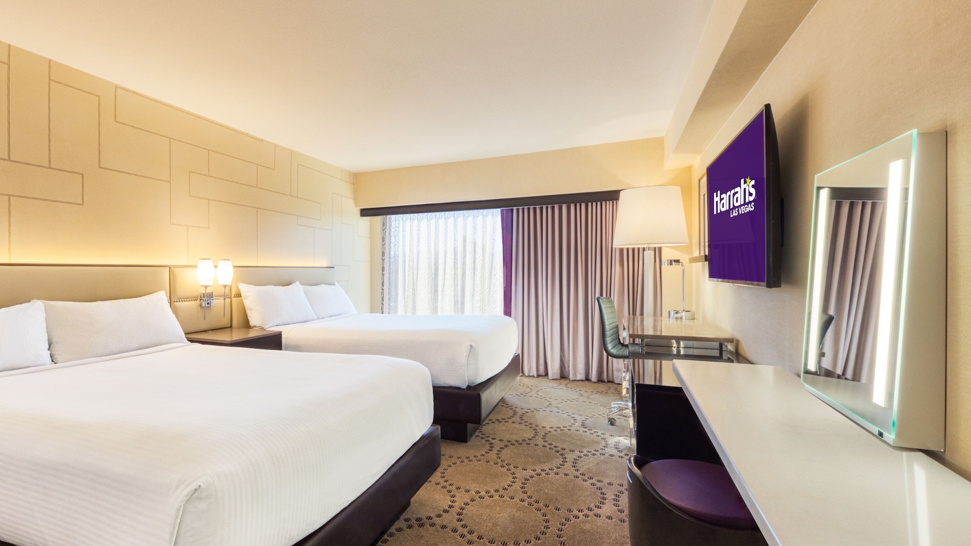 DELUXE, 2 QUEEN BEDS, MOUNTAIN TOWER