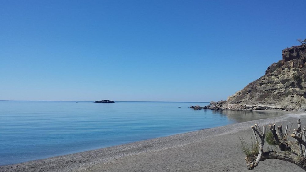 Agia Fotia 18/30