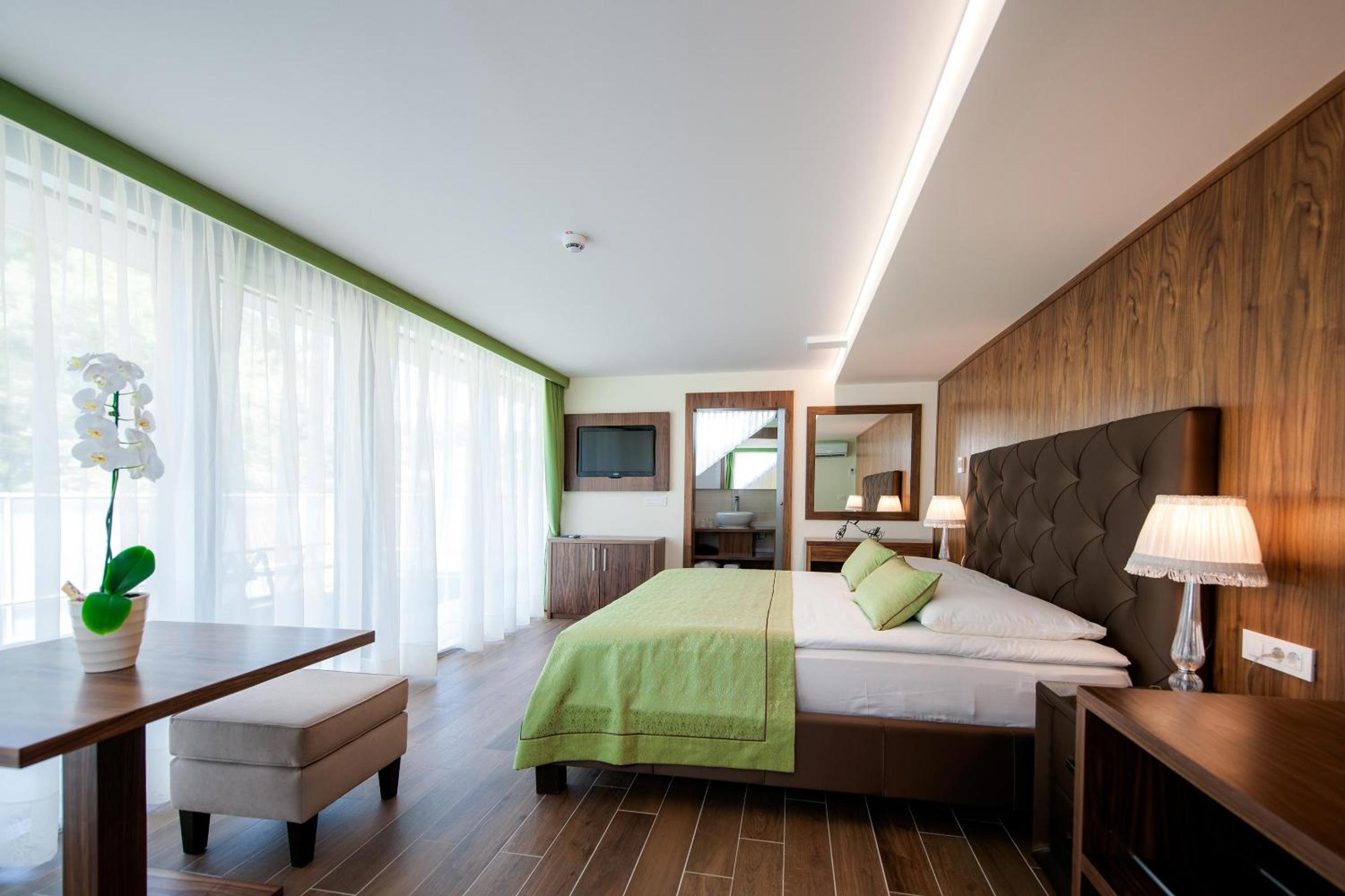 2 Bedrooms, Apartment, Sauna, Terrace