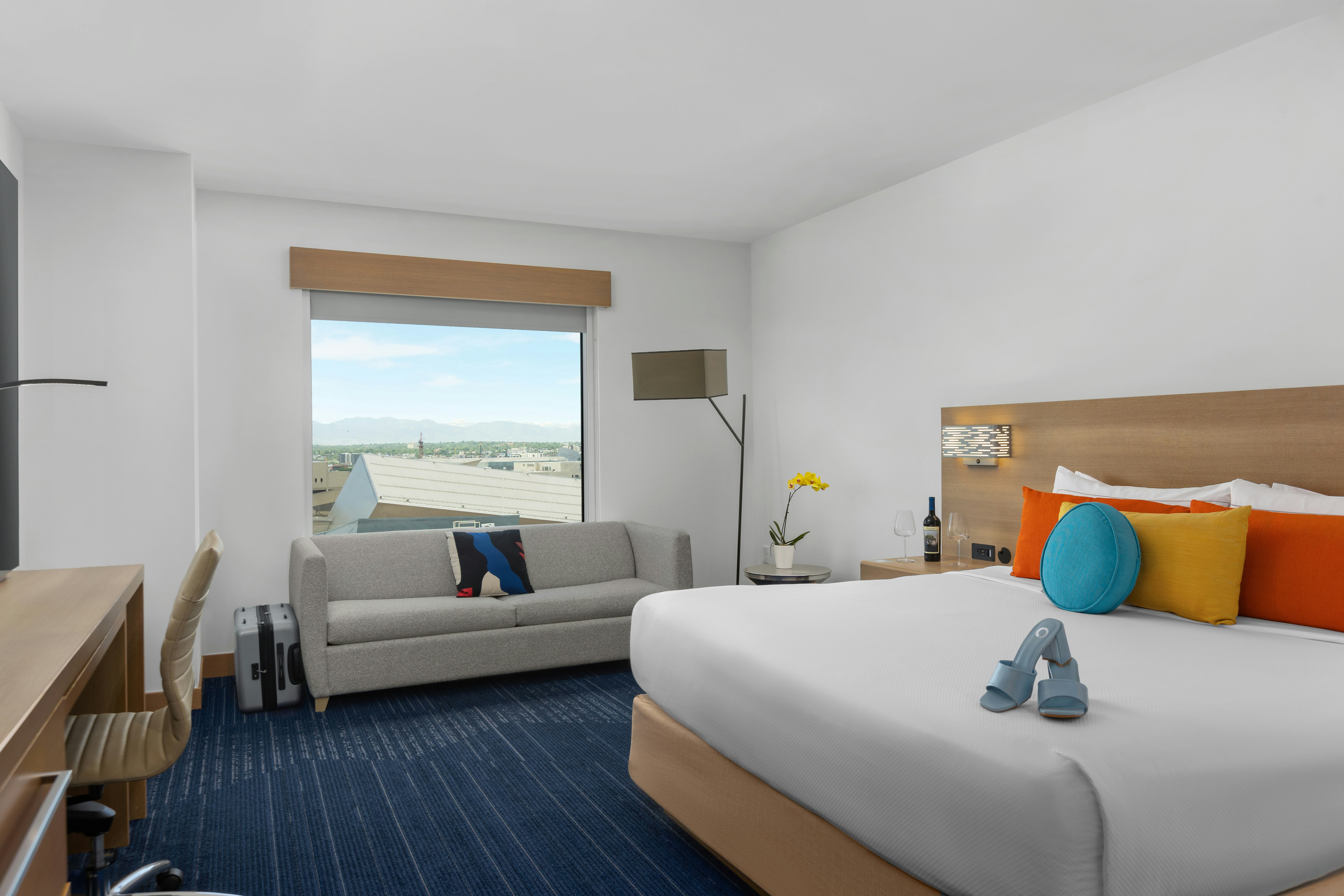DELUXE, KING BED, MOUNTAIN VIEW, SOFA