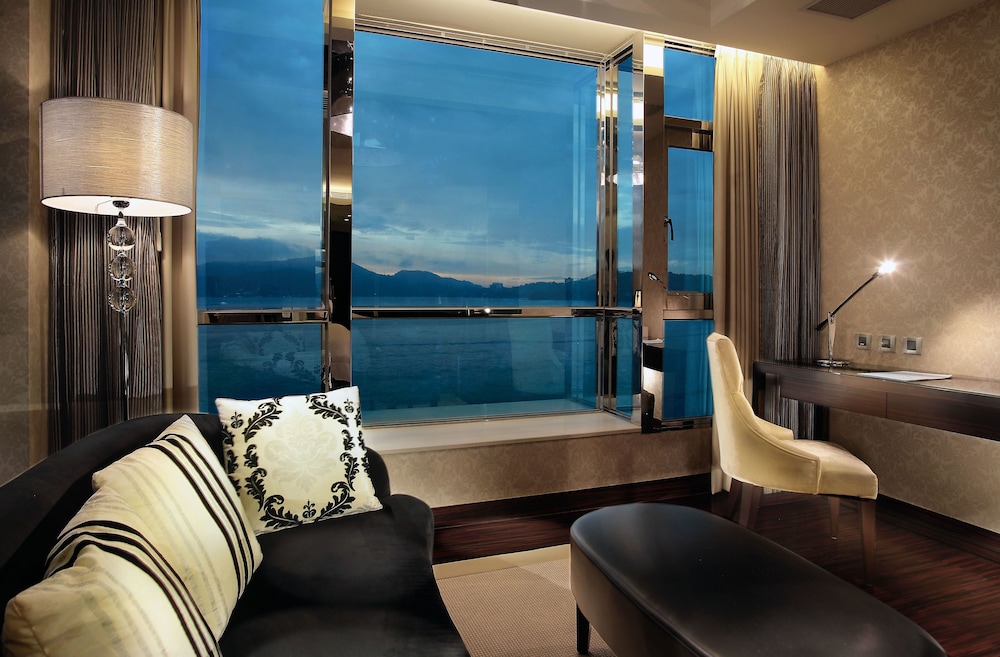 THE CRYSTAL RESORT SUN MOON LAKE 39/50