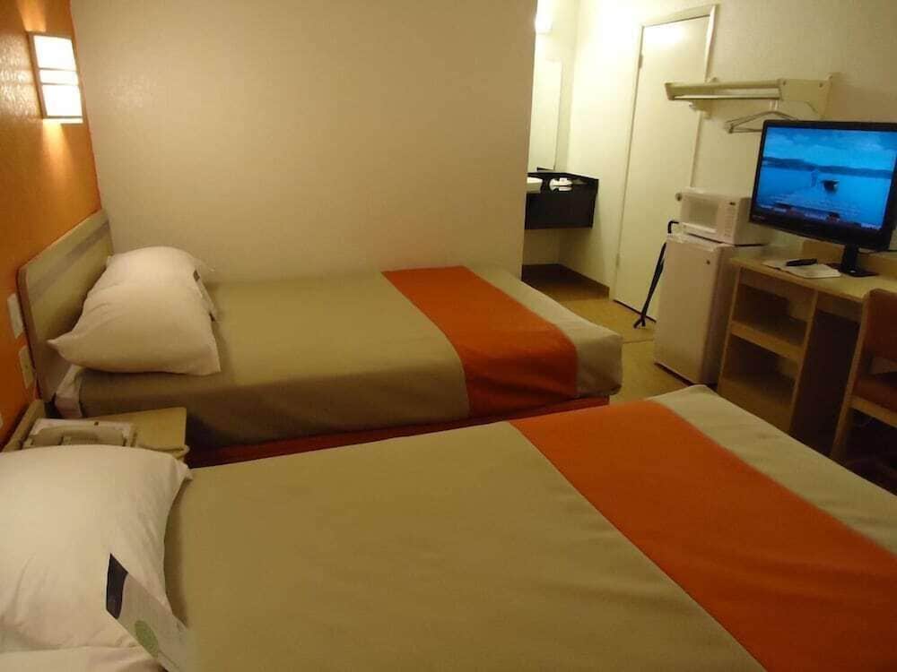 Motel6 Amarillo, TX - West 20/35