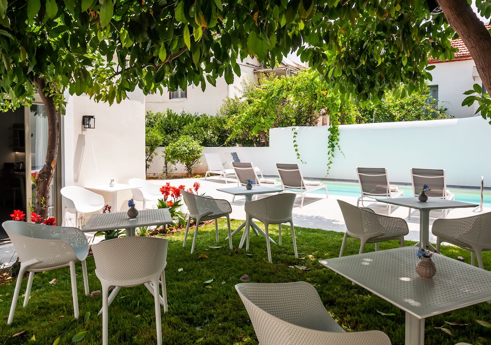 Epavli Boutique Hotel 45/65