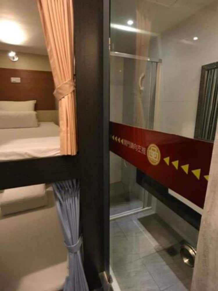YPJ HOTEL 42/70