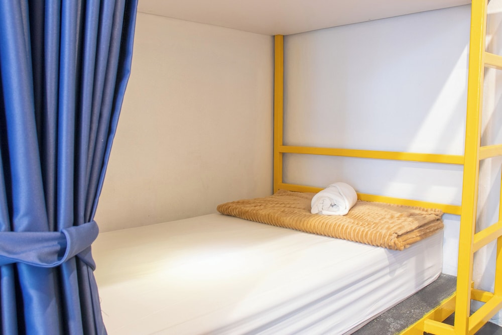 Fulfill Phuket Hostel 9/42
